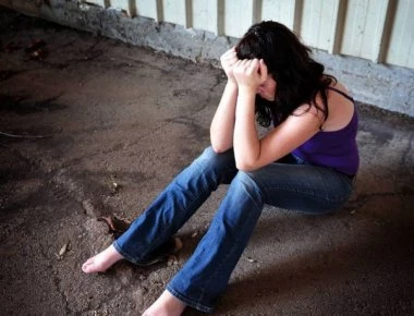 Άγριος βιασμός και ξύλο στο σπίτι γνωστής καλλονής στην Γλυφάδα